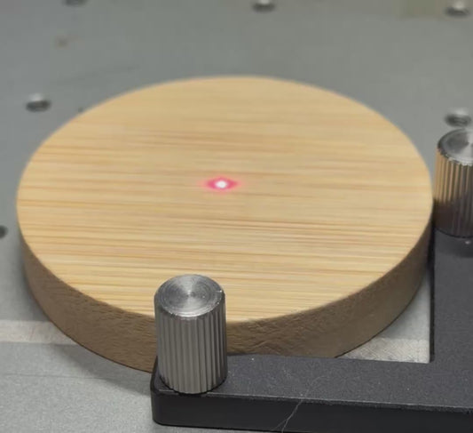 Ouvre-bouteille magnétique bambou — vidéo produit